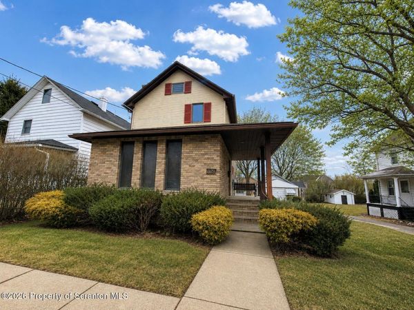 328 4th Street , Blakely, PA 18447