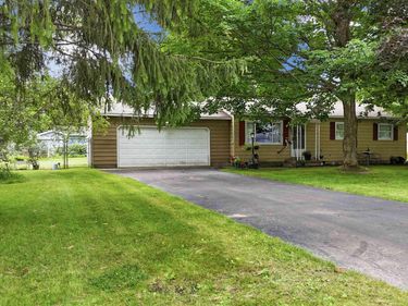 4285 Manor Wood Drive N, Traverse City, MI 49685