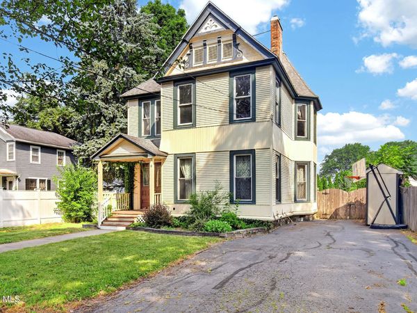 18 Grove Street, Baldwinsville, NY 13027
