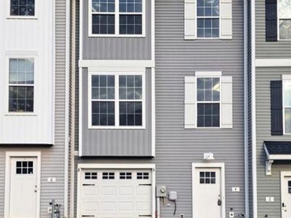4 PACER DRIVE , HANOVER, PA 17331