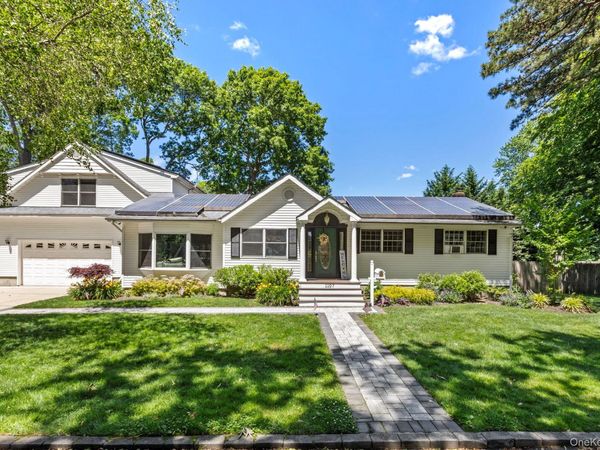 1107 Jefferson Avenue , West Islip, NY 11795