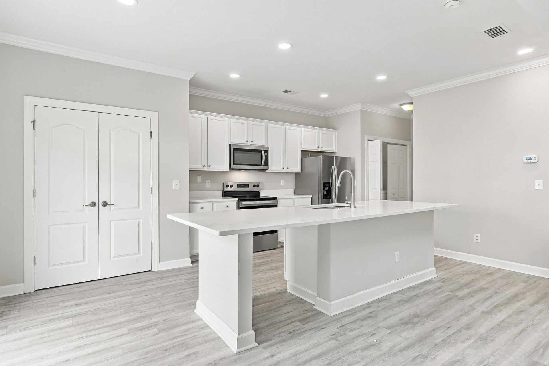 1025 Fairway Ln.  Photo 9