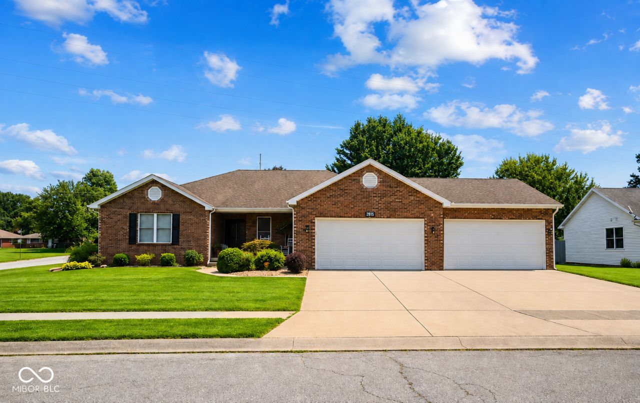 2895 Fox Ridge, Columbus, IN 47203 Main Photo