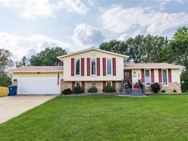 13485 Sunflower Avenue NW, Mogadore, OH 44260