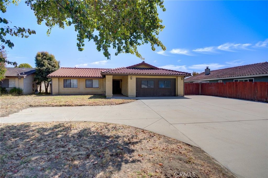 1204 N D, Lompoc, CA 93436 Main Photo
