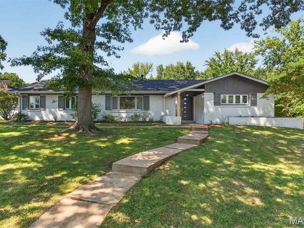 8 Haven View Drive, Creve Coeur, MO 63141