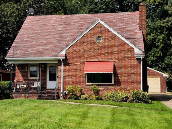 152 Fairdale Avenue , Campbell, OH 44405