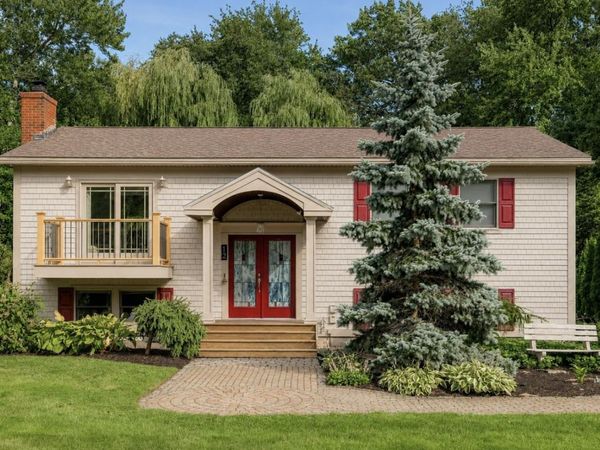 12 Taft Road, Portsmouth, NH 03801