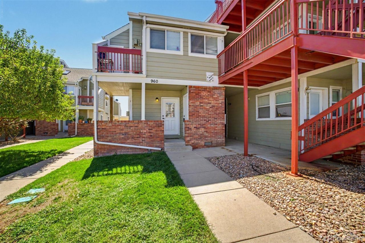 960 S Dawson Way, Unit 1, Aurora, CO 80012 Main Photo