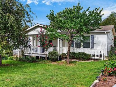 52 CLOVERDALE LN, STUARTS DRAFT, VA 24477
