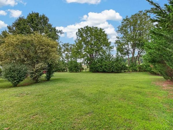 52 CLOVERDALE LN, STUARTS DRAFT, VA 24477