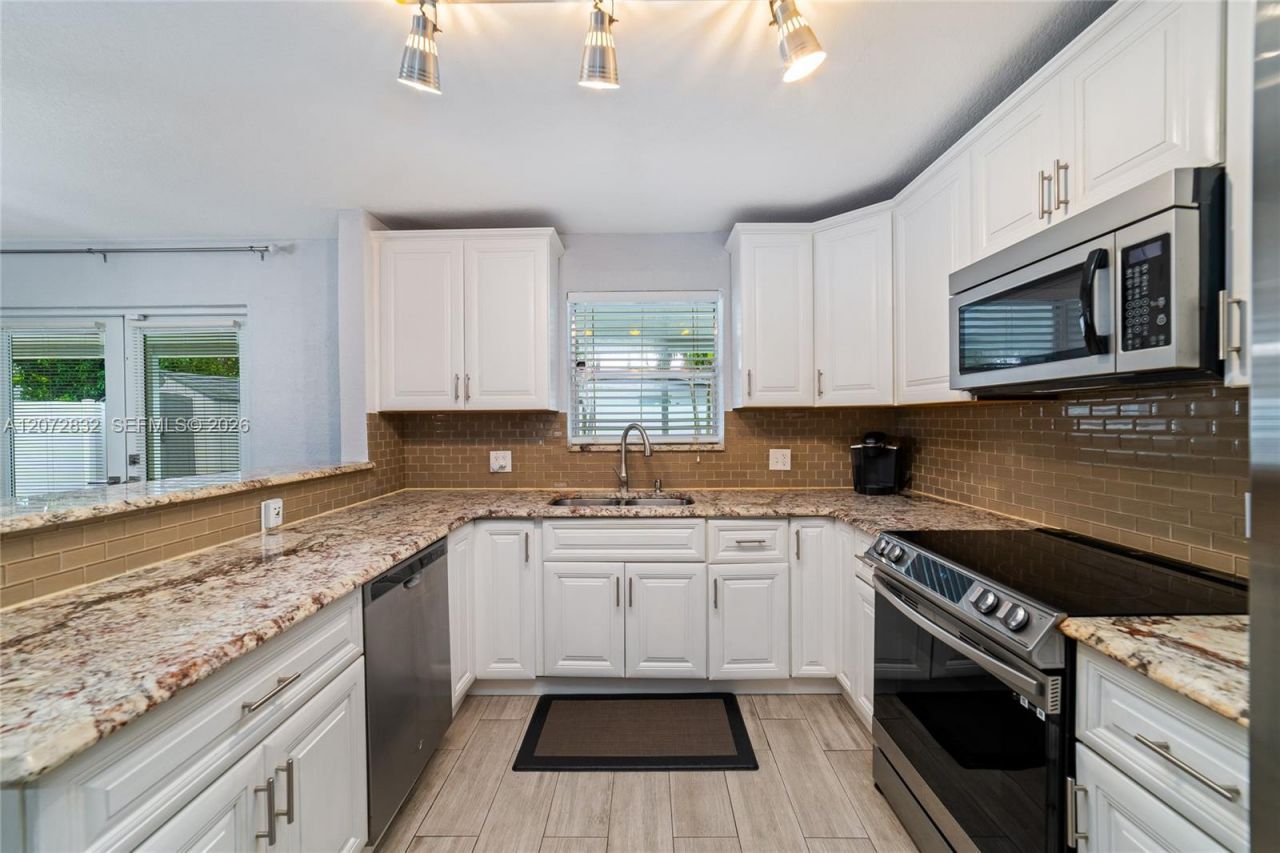 6750 Hope St, Hollywood, FL 33024 Photo