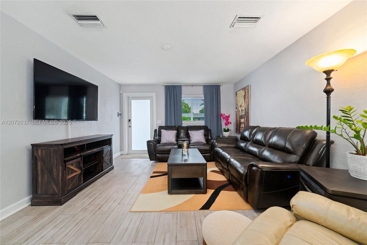 6750 Hope St, Hollywood, FL 33024 Photo