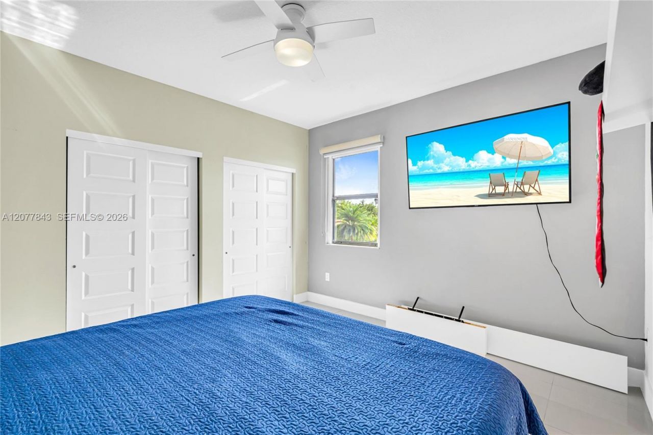 9121 NW 161st Ter , Miami Lakes, FL 33018 Photo