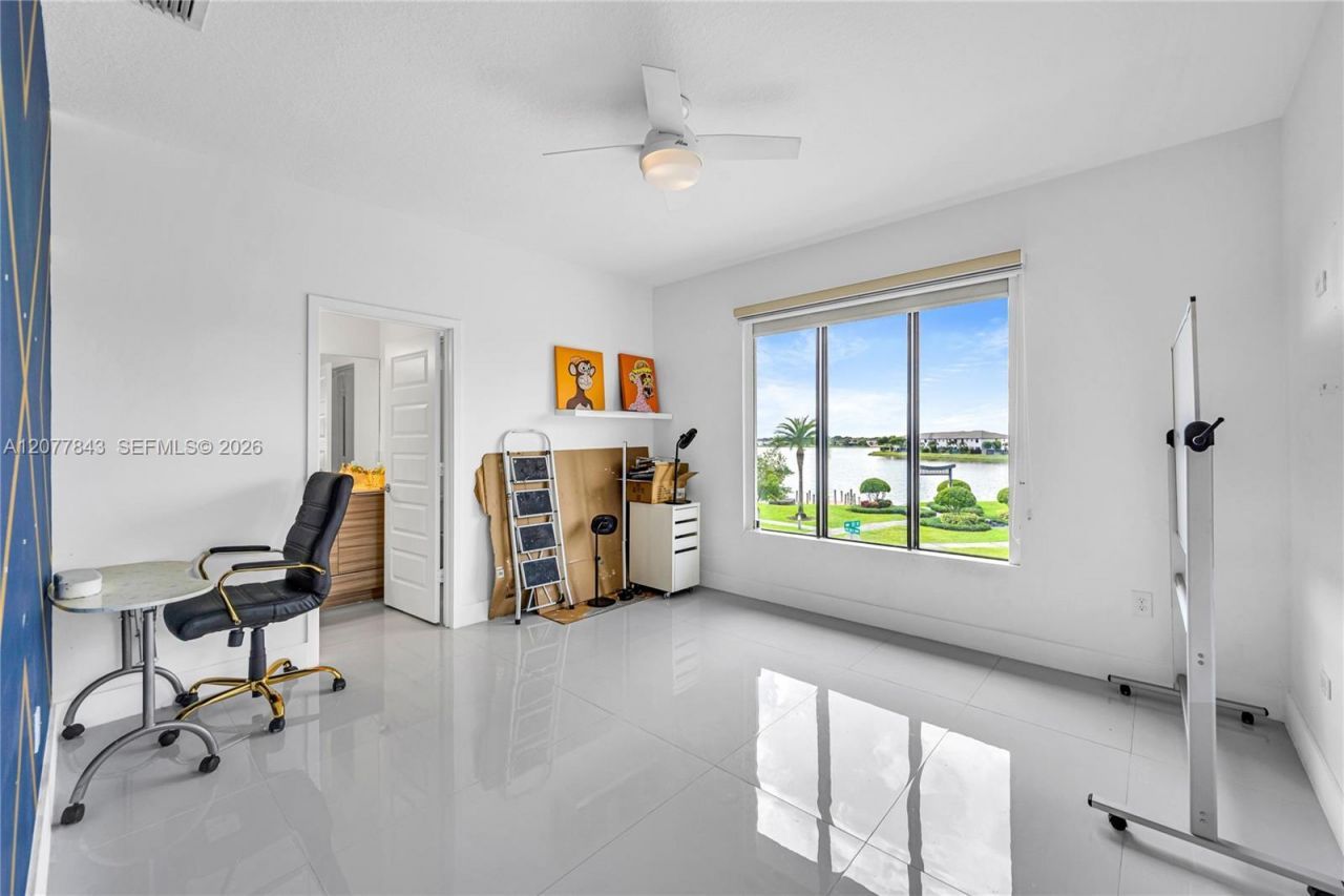 9121 NW 161st Ter , Miami Lakes, FL 33018 Photo