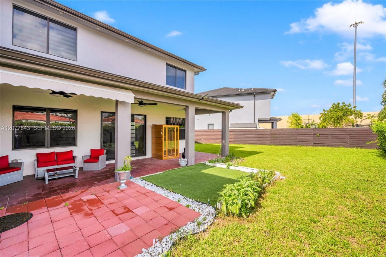 9121 NW 161st Ter , Miami Lakes, FL 33018 Photo