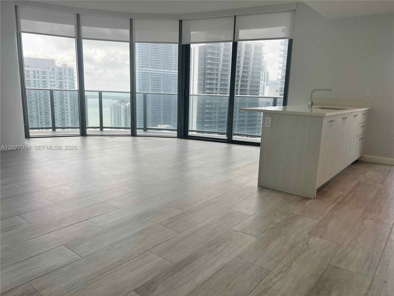 45 SW 9th St , Unit 3703, Miami, FL 33130 Photo