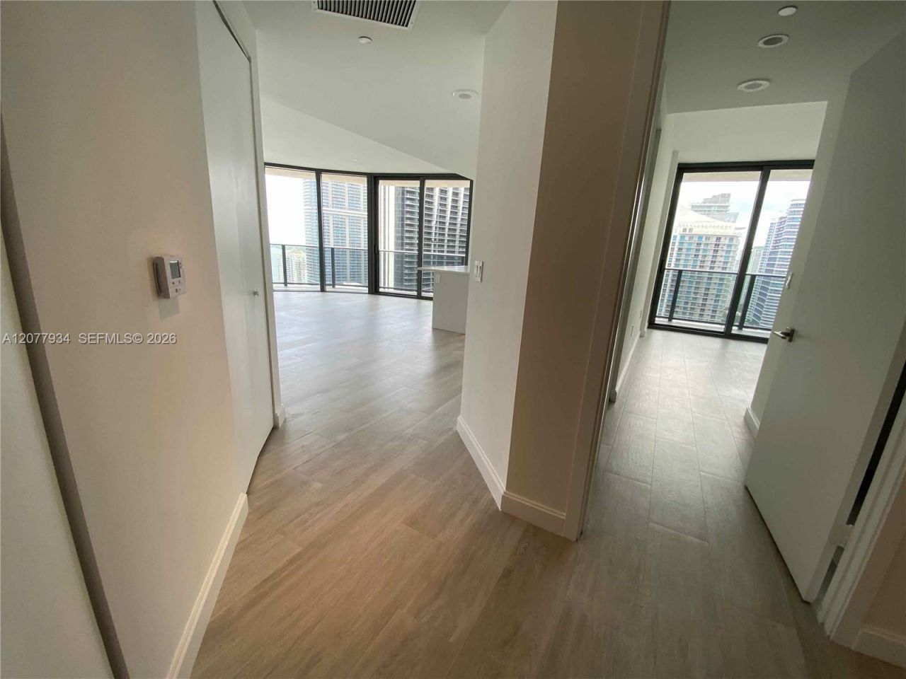 45 SW 9th St , Unit 3703, Miami, FL 33130 Photo