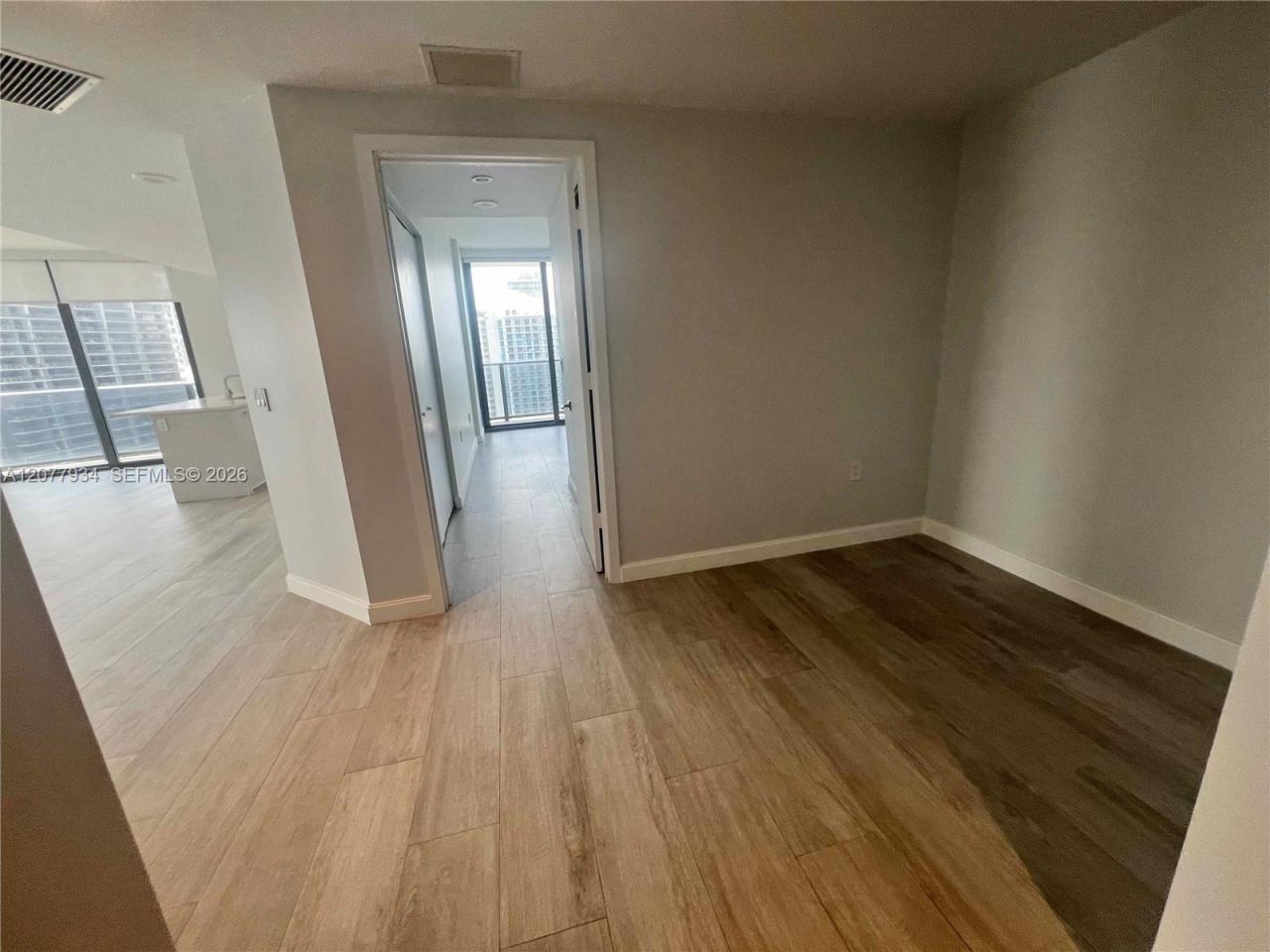 45 SW 9th St , Unit 3703, Miami, FL 33130 Photo