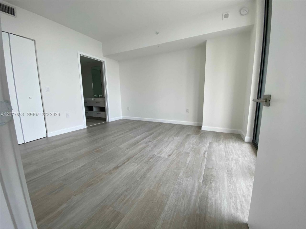 45 SW 9th St , Unit 3703, Miami, FL 33130 Photo