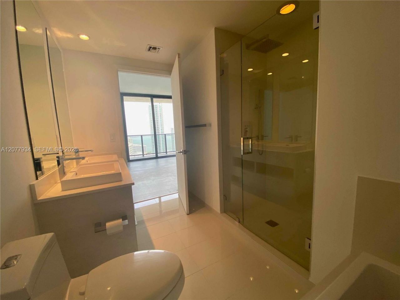 45 SW 9th St , Unit 3703, Miami, FL 33130 Photo