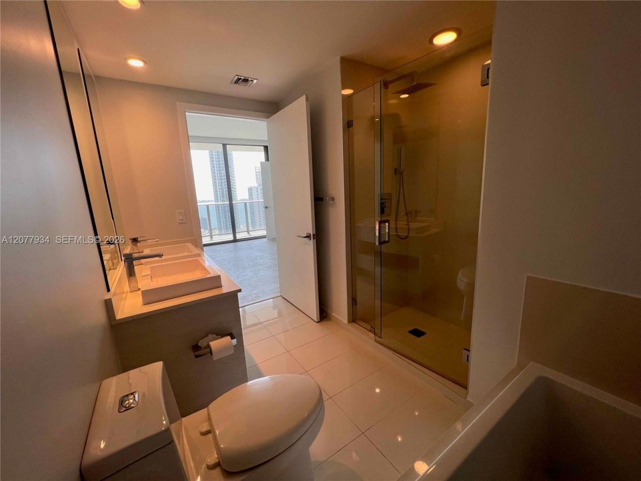 45 SW 9th St , Unit 3703, Miami, FL 33130 Photo
