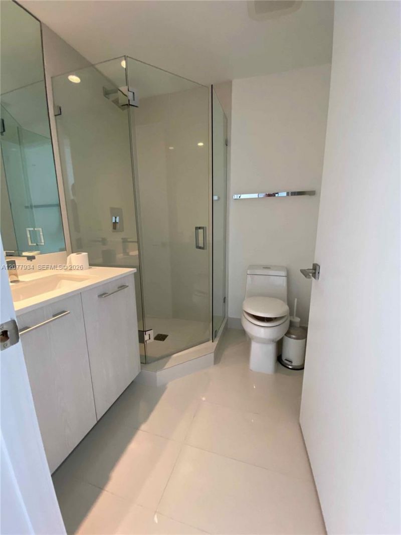 45 SW 9th St , Unit 3703, Miami, FL 33130 Photo