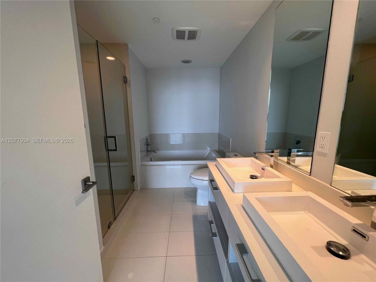 45 SW 9th St , Unit 3703, Miami, FL 33130 Photo