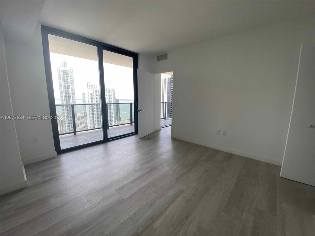 45 SW 9th St , Unit 3703, Miami, FL 33130 Photo