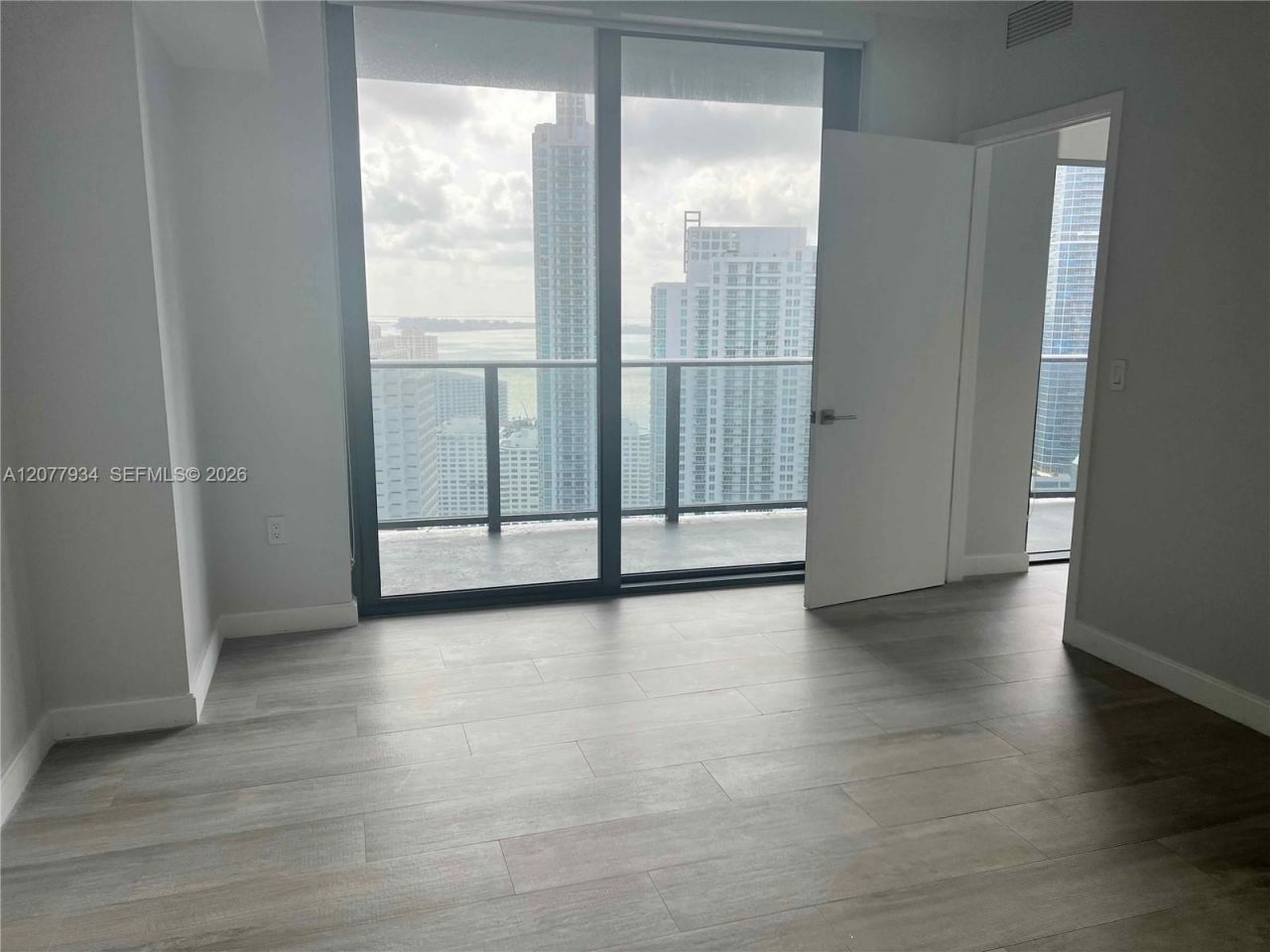 45 SW 9th St , Unit 3703, Miami, FL 33130 Photo