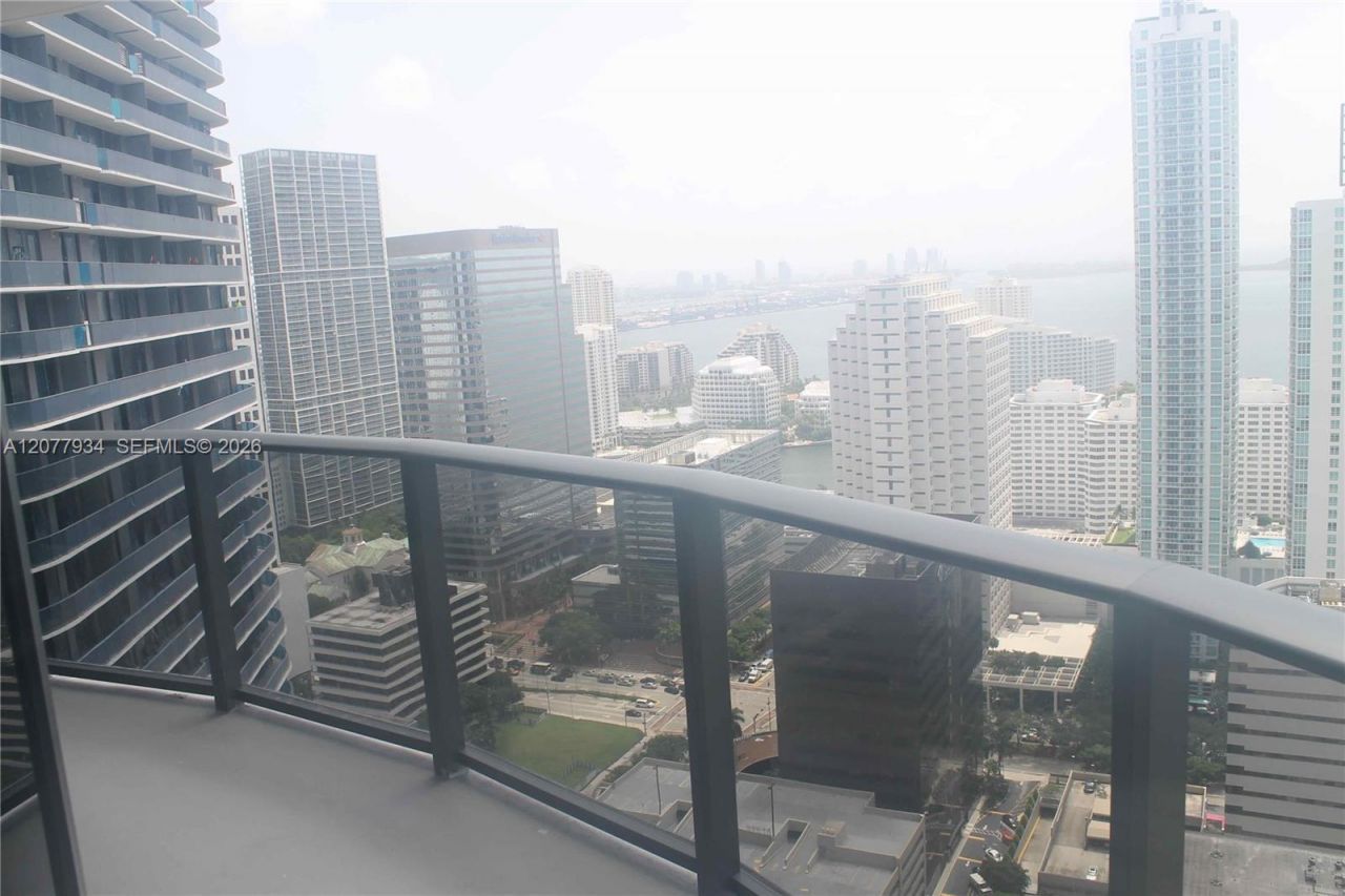45 SW 9th St , Unit 3703, Miami, FL 33130 Photo