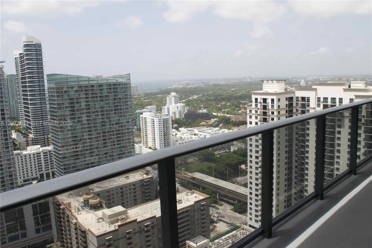 45 SW 9th St , Unit 3703, Miami, FL 33130 Photo