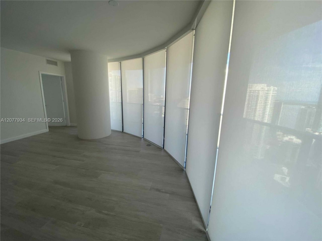 45 SW 9th St , Unit 3703, Miami, FL 33130 Photo