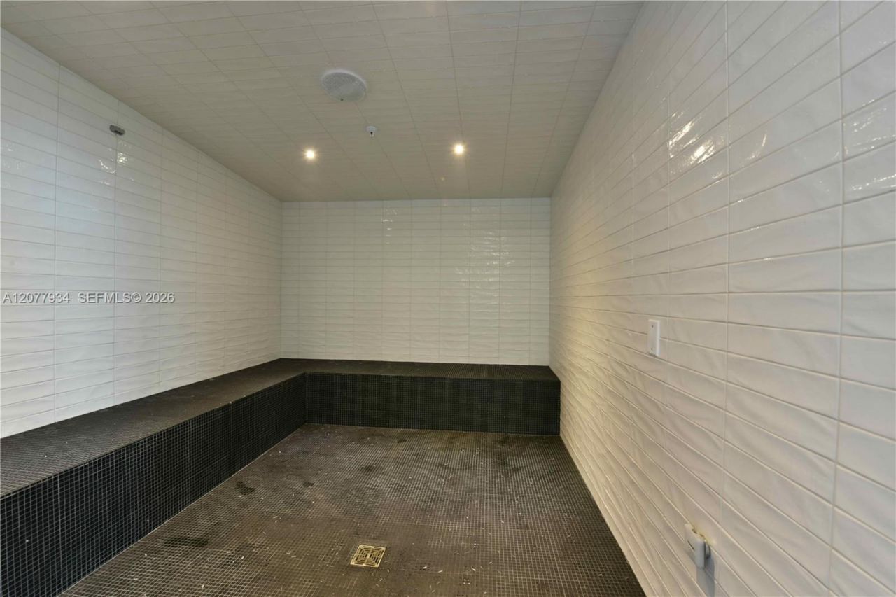 45 SW 9th St , Unit 3703, Miami, FL 33130 Photo