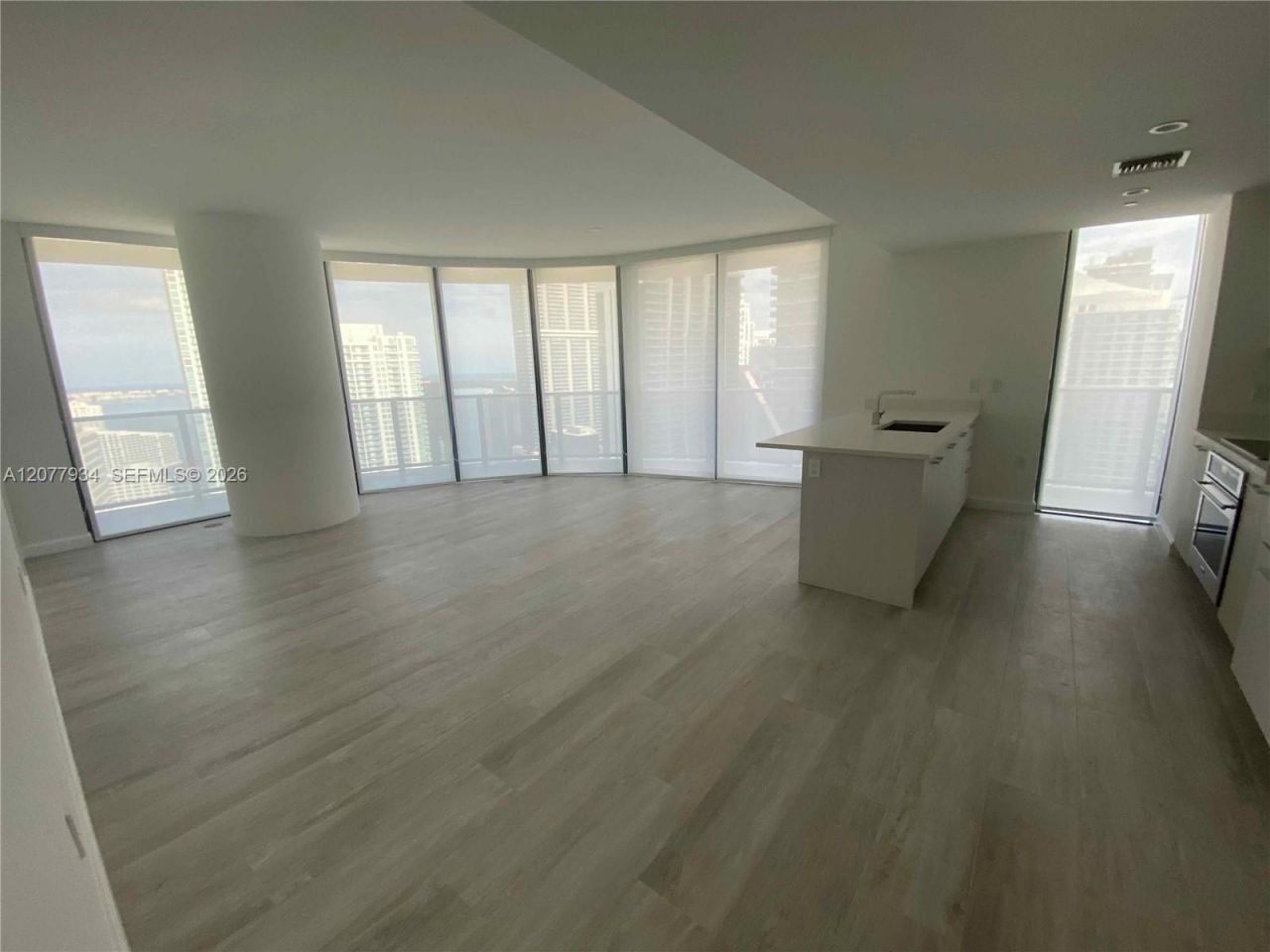 45 SW 9th St , Unit 3703, Miami, FL 33130 Photo