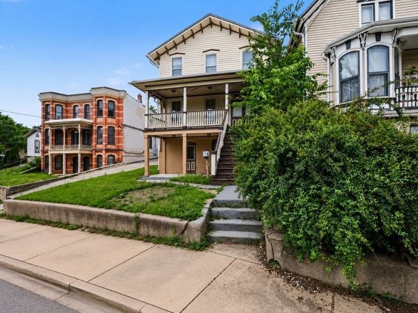 217 Michigan Street , Elgin, IL 60120