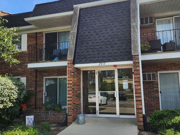 2415 Ogden Avenue, Unit 5, Downers Grove, IL 60515