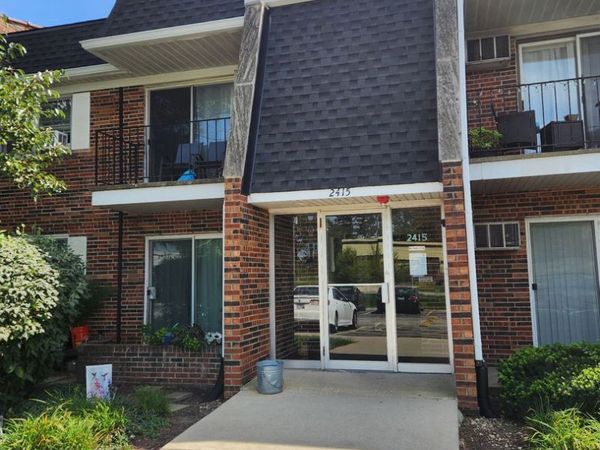 2415 Ogden Avenue , Unit 5, Downers Grove, IL 60515