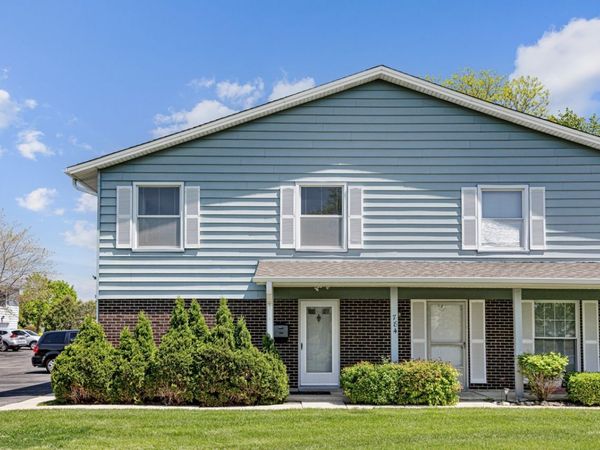 784 Leicester Road , Unit 784, Elk Grove Village, IL 60007