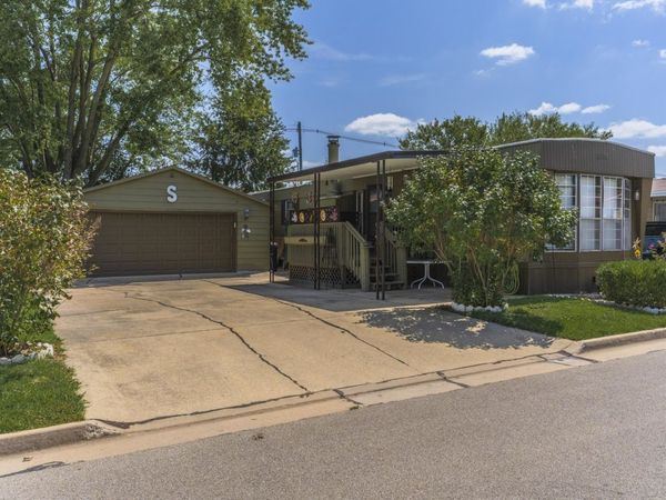 1340 13th Street, Bloomington, IL 61704