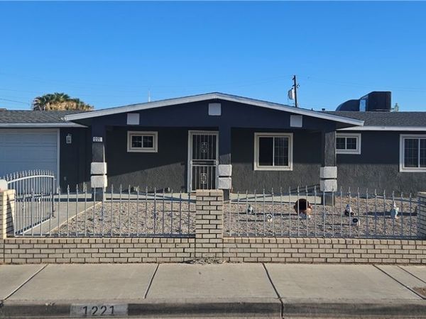 1221 Jefferson Avenue, Las Vegas, NV 89106