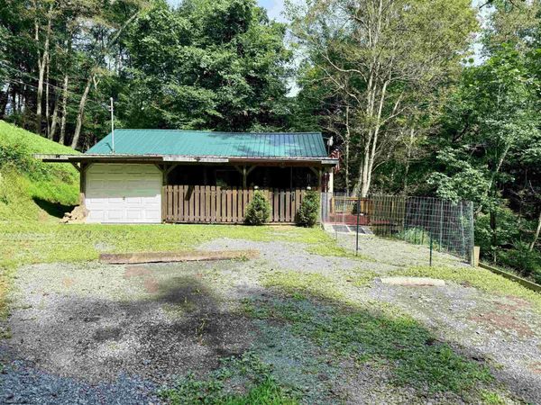 84 Billingsley Hollow Road, Fairview, WV 26570