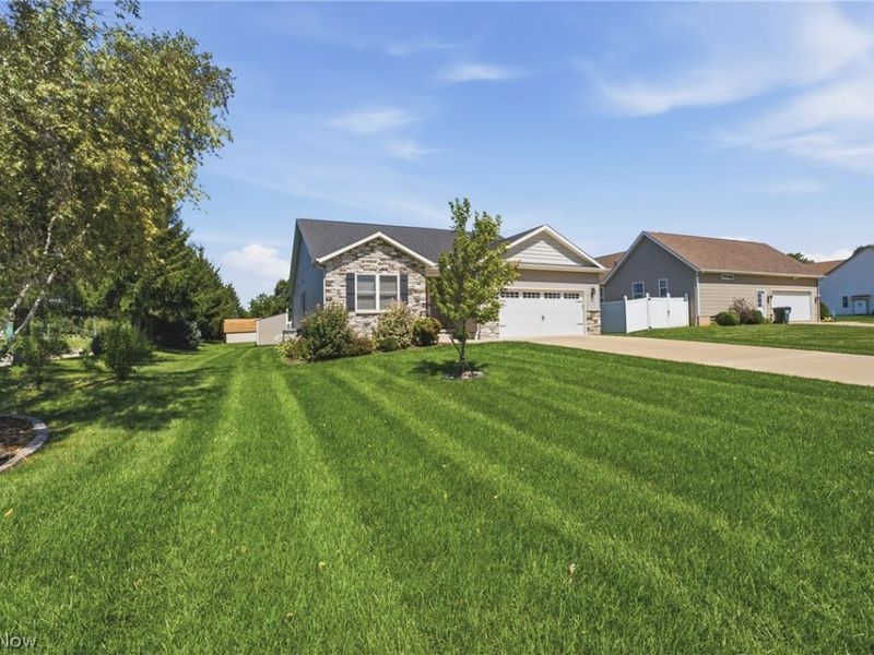 6031 Wentworth Lane SW, Canton, OH 44706 Photo 3