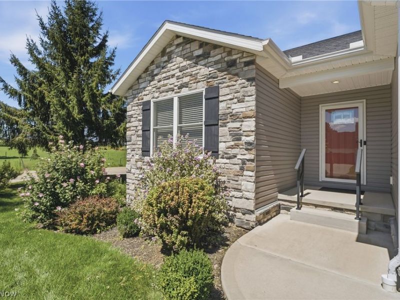 6031 Wentworth Lane SW, Canton, OH 44706 Photo 4
