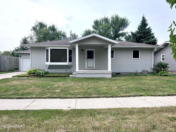 2261 FALLCREEK Court , Grand Forks, ND 58201