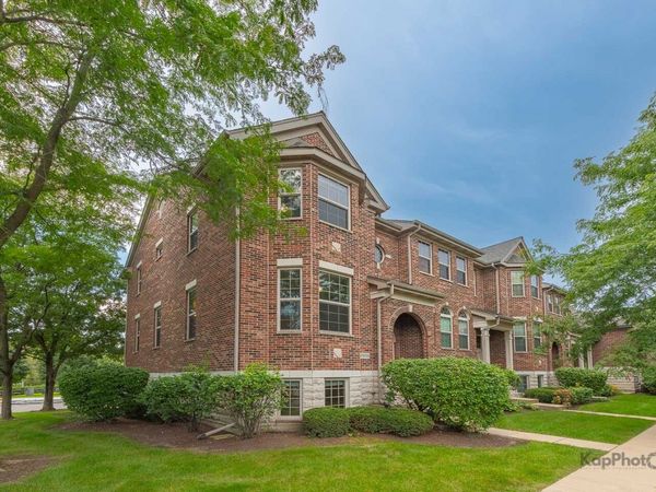 27W708 N Meadowview Drive , Winfield, IL 60190