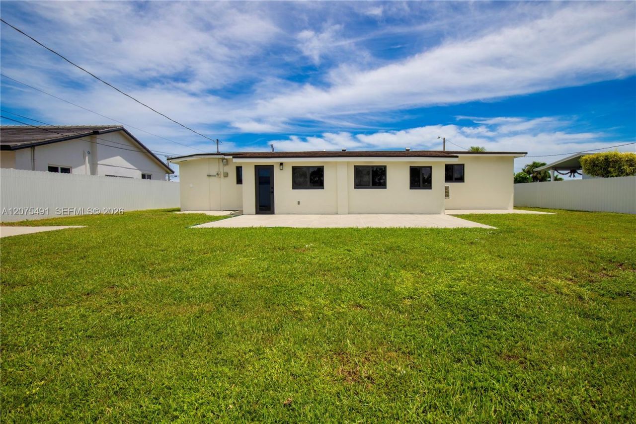 4212 SW 98th Ave , Miami, FL 33165 Photo