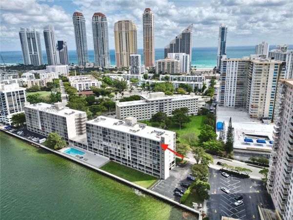 17500 N Bay Rd , Unit S907, Sunny Isles Beach, FL 33160