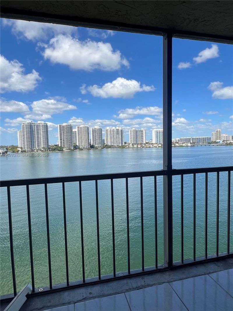 17500 N Bay Rd , Unit S907, Sunny Isles Beach, FL 33160 Photo