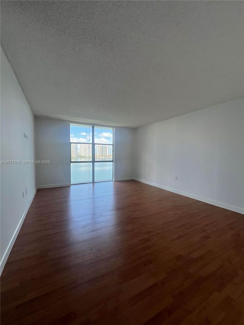 17500 N Bay Rd , Unit S907, Sunny Isles Beach, FL 33160 Photo